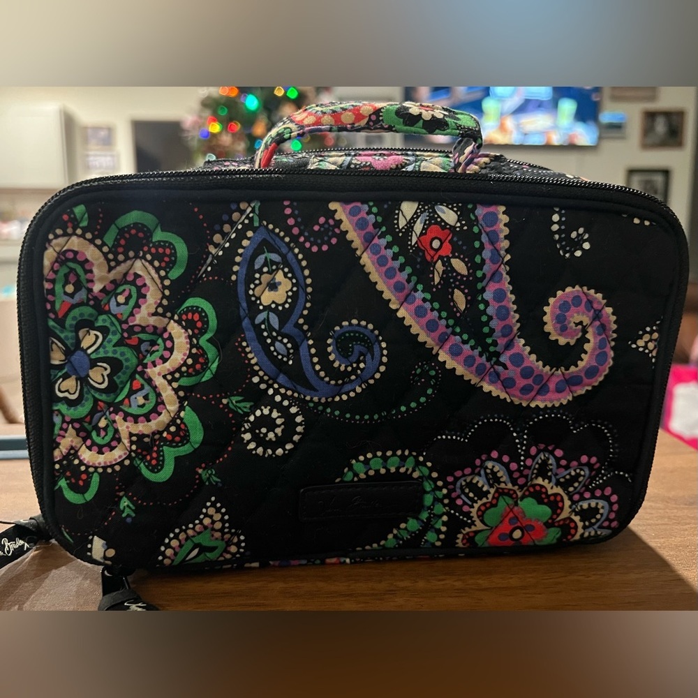 Vera Bradley Blush and Brush Make-Up Case Cosmetic Bag Zip Travel Kiev Paisley